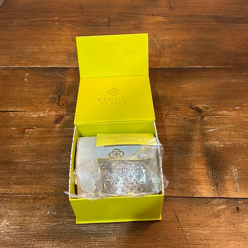 Kendra Scott Bengal !! New With Tags and in original box